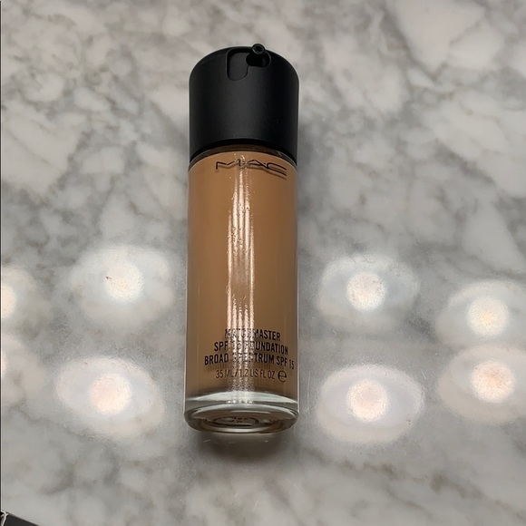 *HOST PICK* MAC MATCHMASTER SPF 15 FOUNDATION 4.0 - Picture 3 of 4